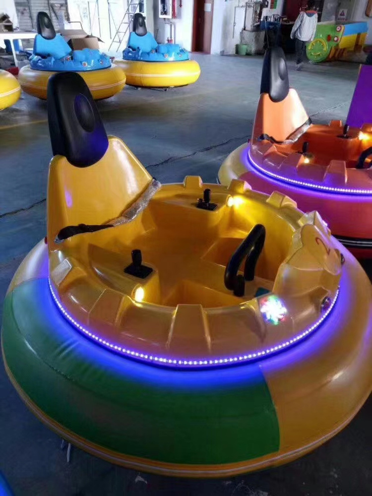 Indoor outdoor Amusement park rides fun zone electric battery 360 spin inflatable ice bumper cars price for sales