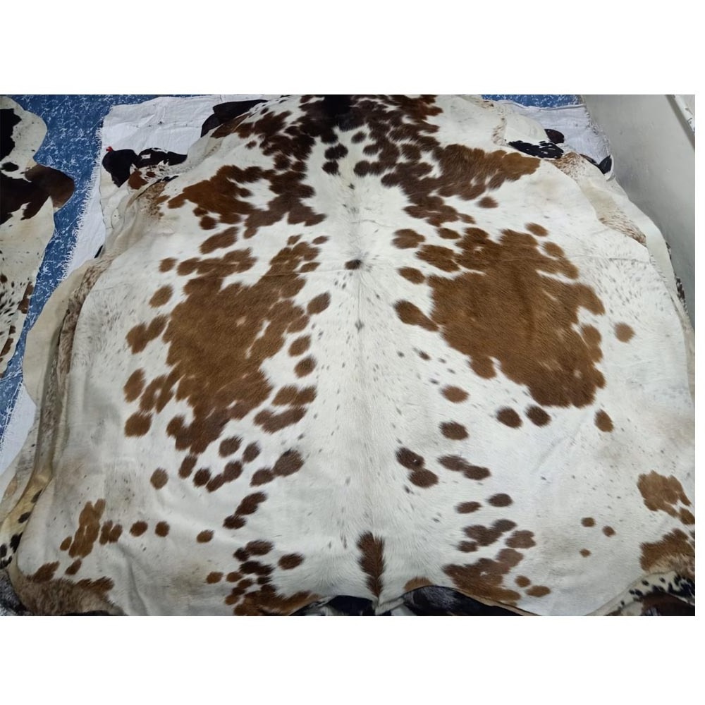 Large Cowhide Rugs 100% Cowhide Leather Rugs Tricolor Cow Hide Skin Carpet Area 15-35 SQFT Natural Cow Hide Skin Rugs