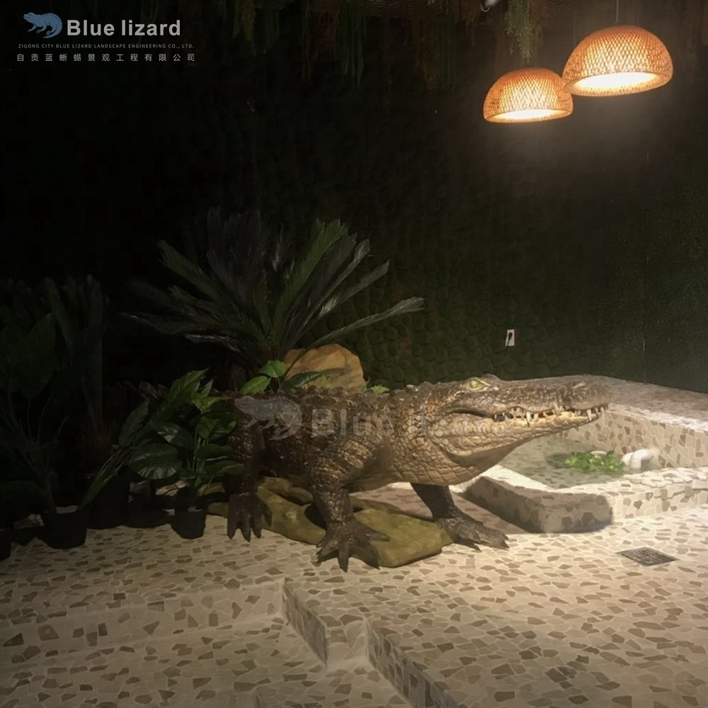 Outdoor Realistic Life Size Animatronic Animal Molds Simulated Crocodile Model  For Escape Room