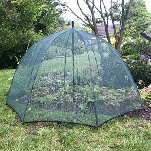 Pest guard cover for vegetables fruits durable plant gardening net pop-up chicken pen custom umbrella for plants