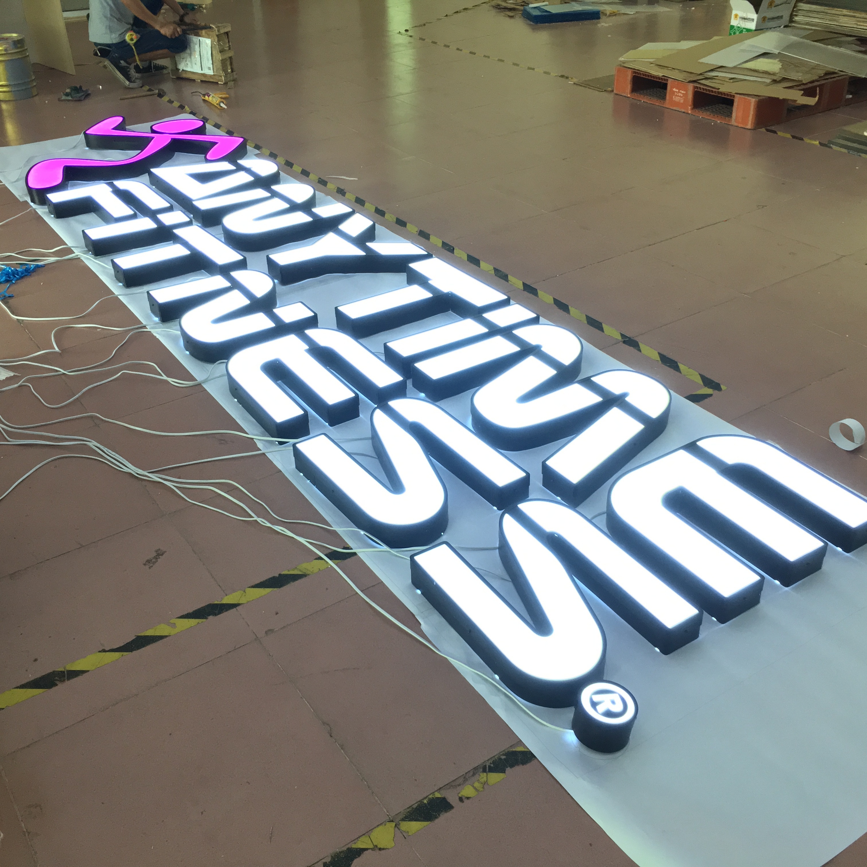 Mobile Shop Indoor Acrylic Logo Outdoor Light Sign Board Design Lighting Front Shop Custom Smoke Led Shop Sign