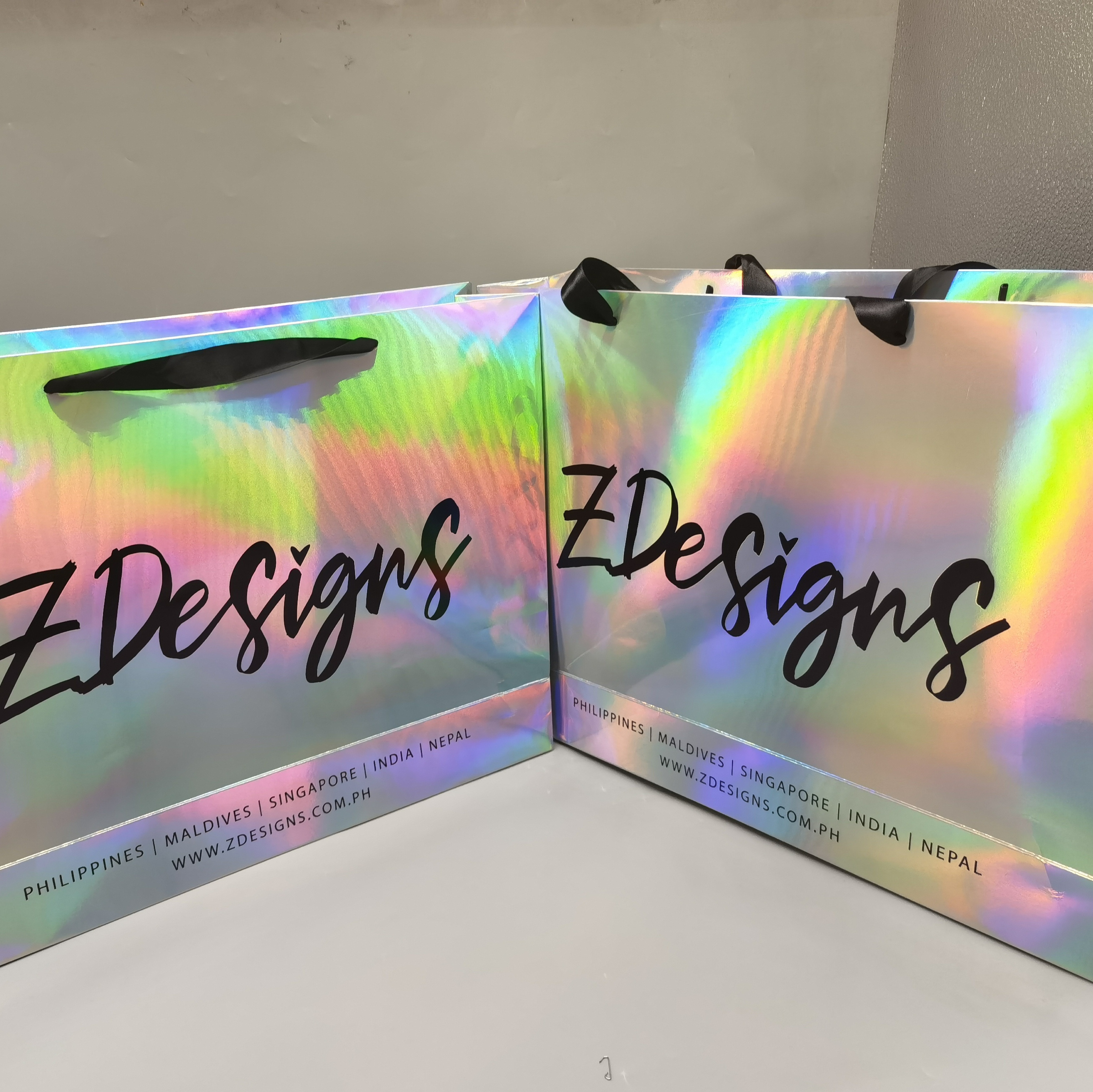 Customized Printed Holographic Paper Bags Recyclable Shopping Gift Bag With Your Own Logo For shoe packaging