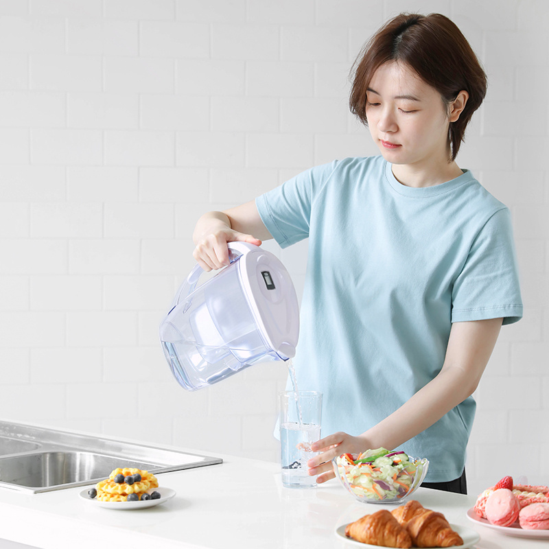 Kitchen Use Water Jug Free Customized Water Filter Pitcher Novel Design Factory Price Water Filter Material Manual HS 523 CN;SHG