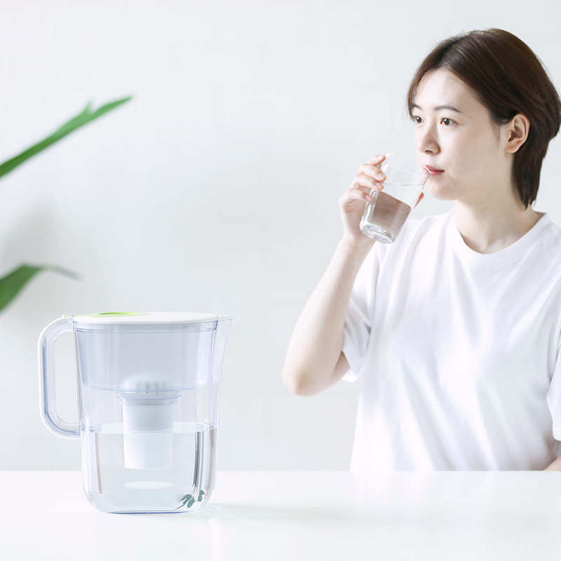 Wholesale Price Water Jug Free Customized Water Filter Pitcher Food Grade Plastic Material Home Hotel Restaurant Office Manual