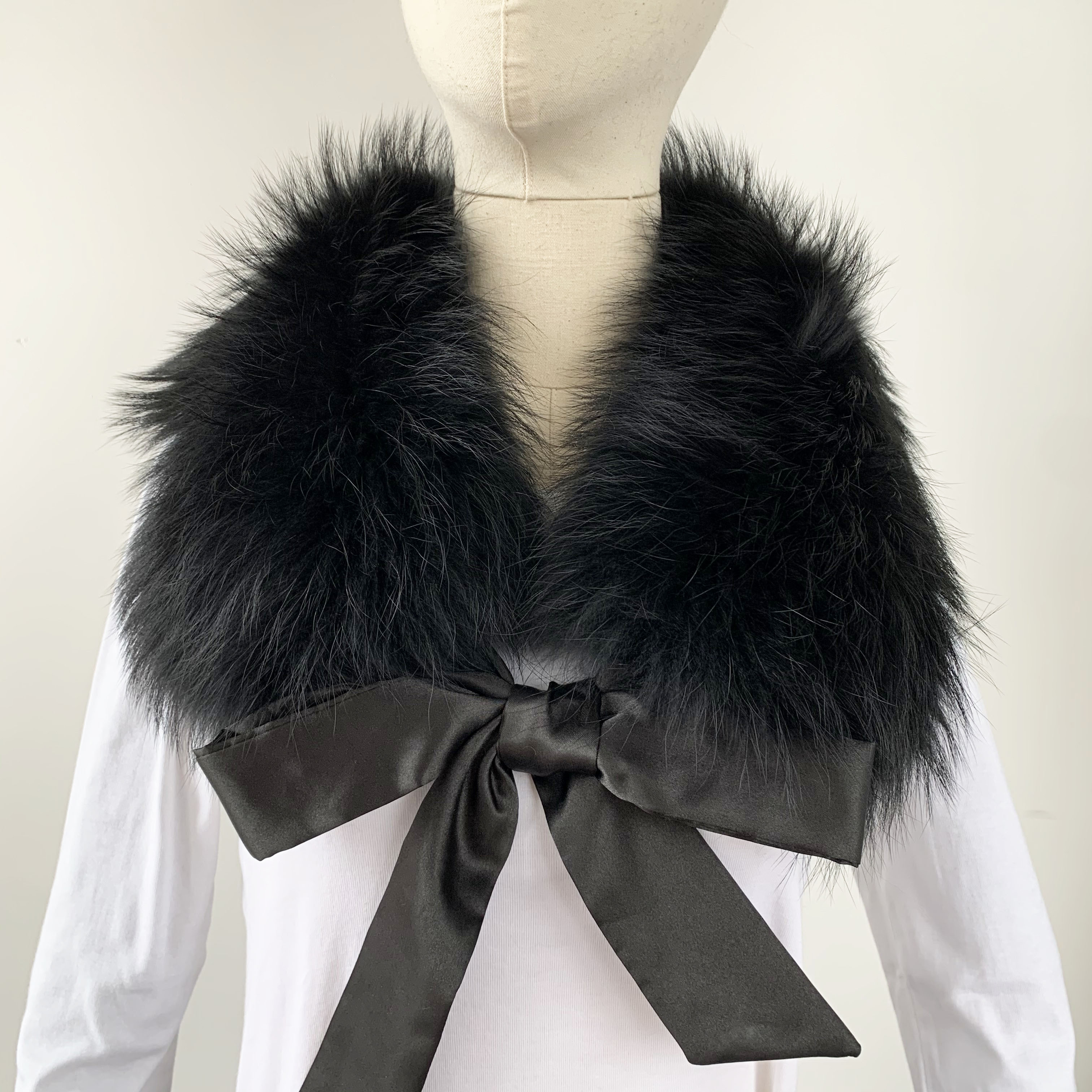 Top Quality Satin-Trimmed Natural Raccoon Fur Collar Scarf For Women