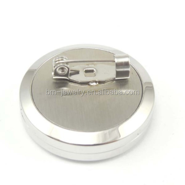 Bomei new design metal brooch pins/ badge 316L stainless steel essential oil diffuser Locket brooch with safety pin