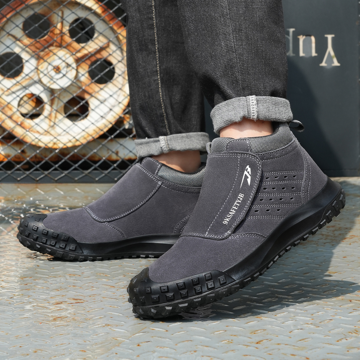 2023 New Arrived Durable Waterproof Puncture-proof Construction Industrial Boots unisex Leather Steel Toe Slip On Safety Shoes