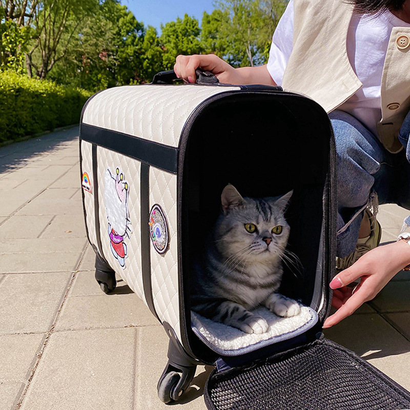 2023 Wholesale New Luxury Square Pet Carrier Bag Travel On Wheels Dog Trolley Kennel Pet Travel Case