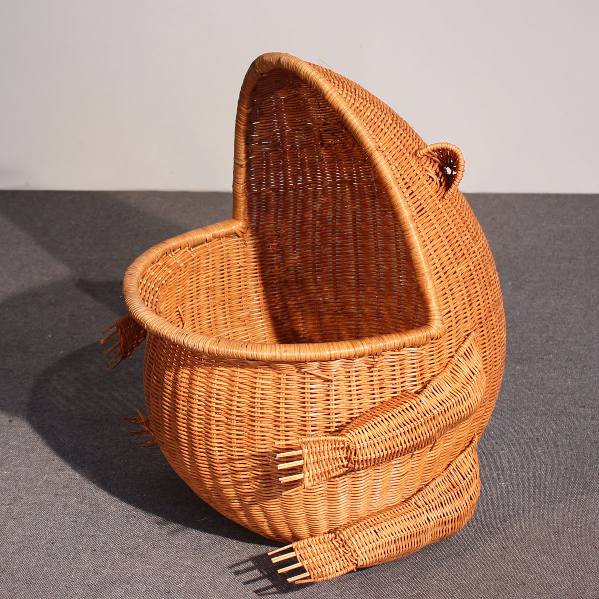 Natural rattan hand-woven Frog storage basket decorative basket Nursery Room Laundry Basket Toy organizer