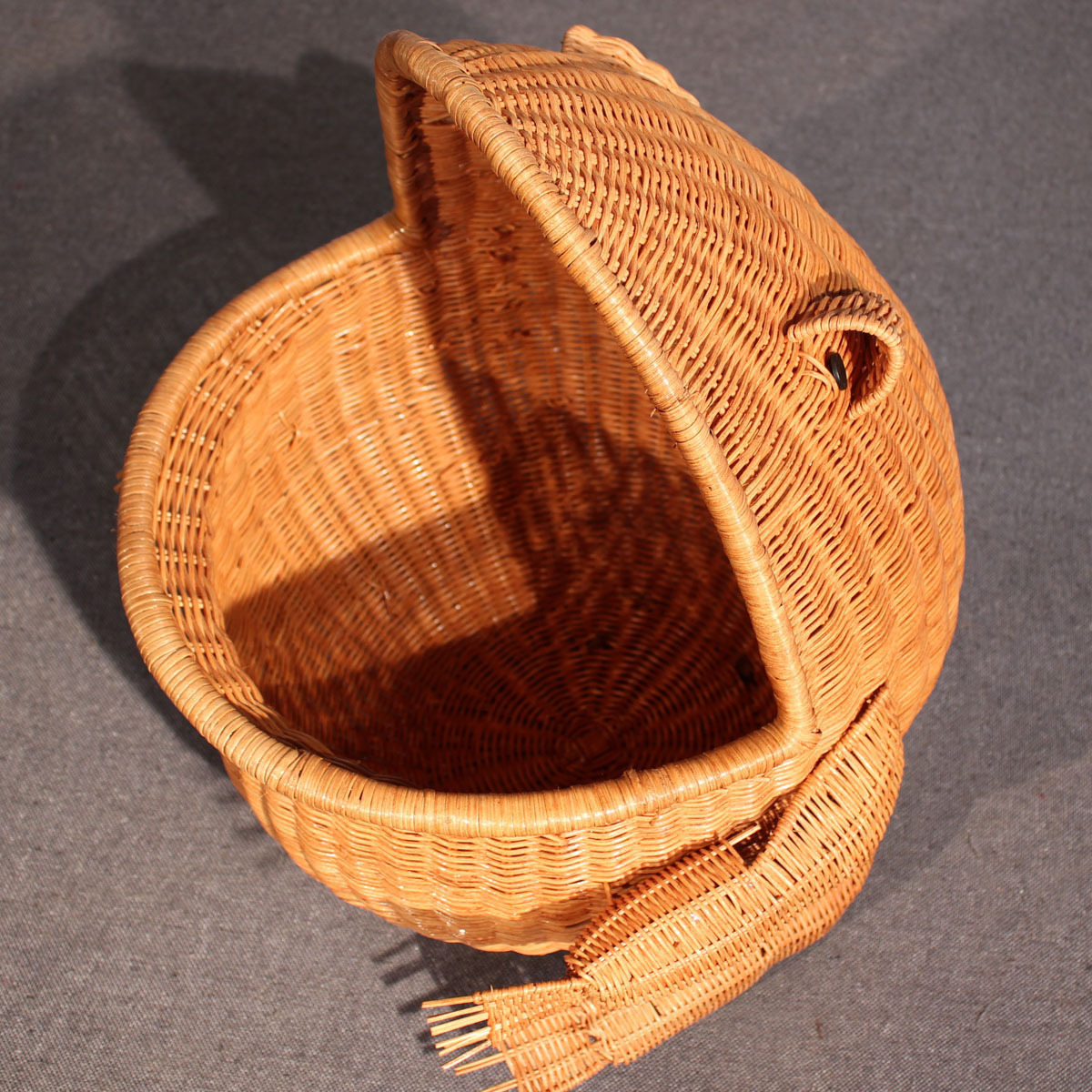 Natural rattan hand-woven Frog storage basket decorative basket Nursery Room Laundry Basket Toy organizer