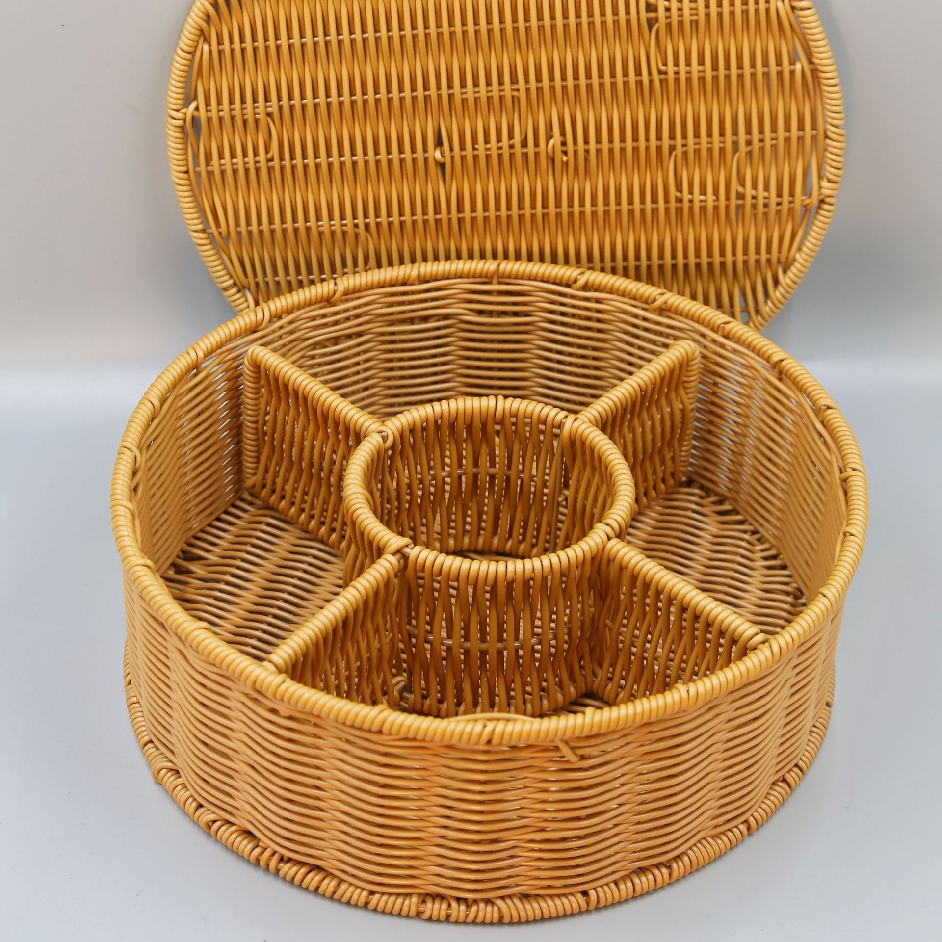 Creative Desktop Storage Basket with Multi-Grid pp Rattan Weave for Candy Snacks Tea Table Sundries Separation Home Use