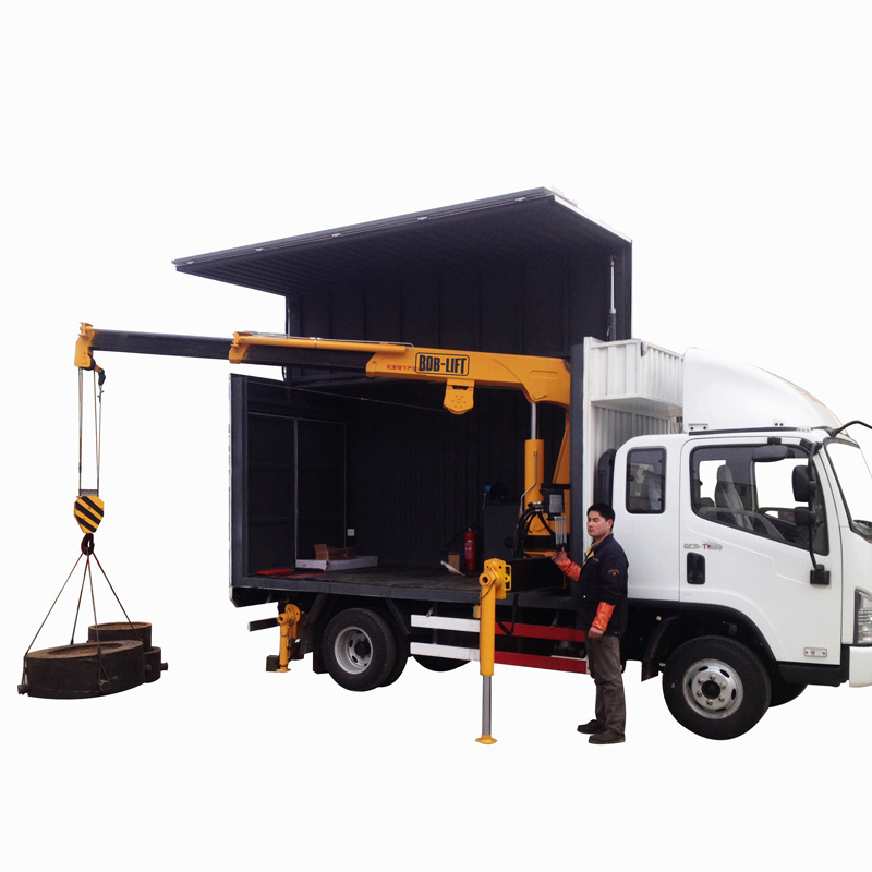 BOB-LIFT 5 ton truck cranes telescopic boom truck mounted crane  truck with cranes for sale