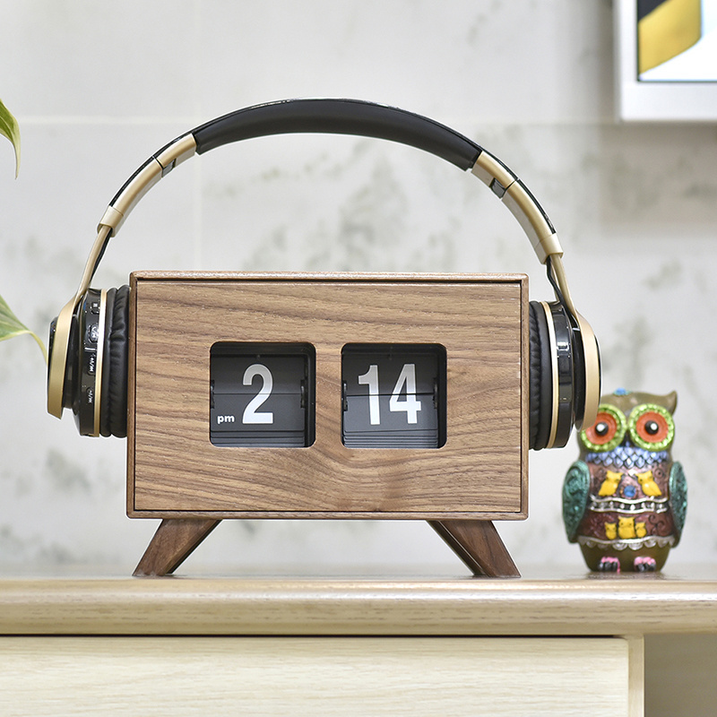 BOBO BIRD wooden clock auto turn page calendar solid wood desk watch 2020 desk walnut ornament