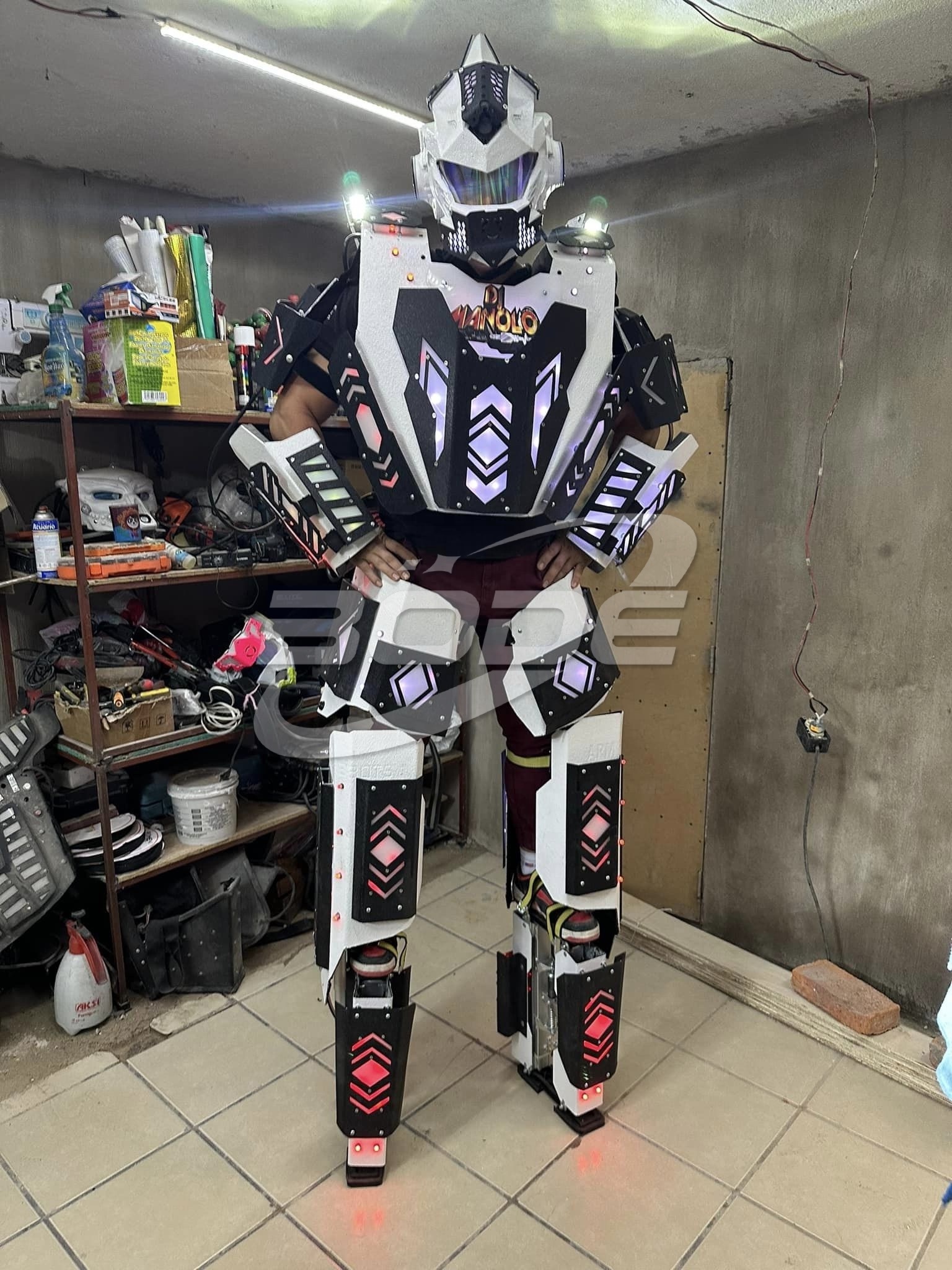 Hot selling LED mecha stilts costume party nightclub stilts costume adult character bany LED robot costume suit