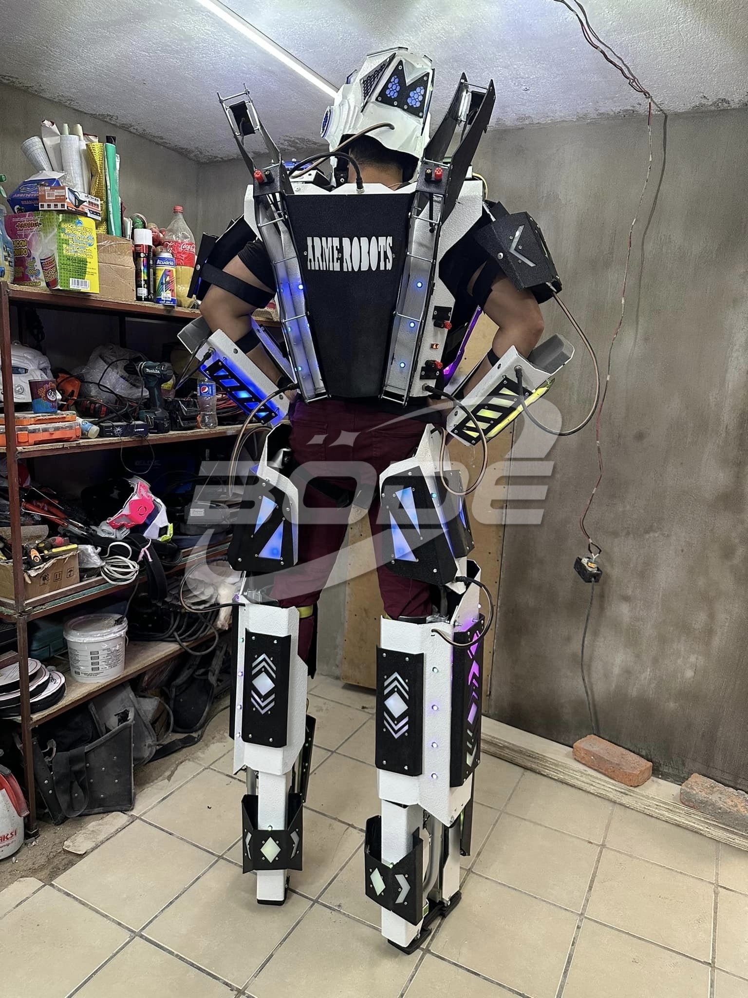 Hot selling LED mecha stilts costume party nightclub stilts costume adult character bany LED robot costume suit