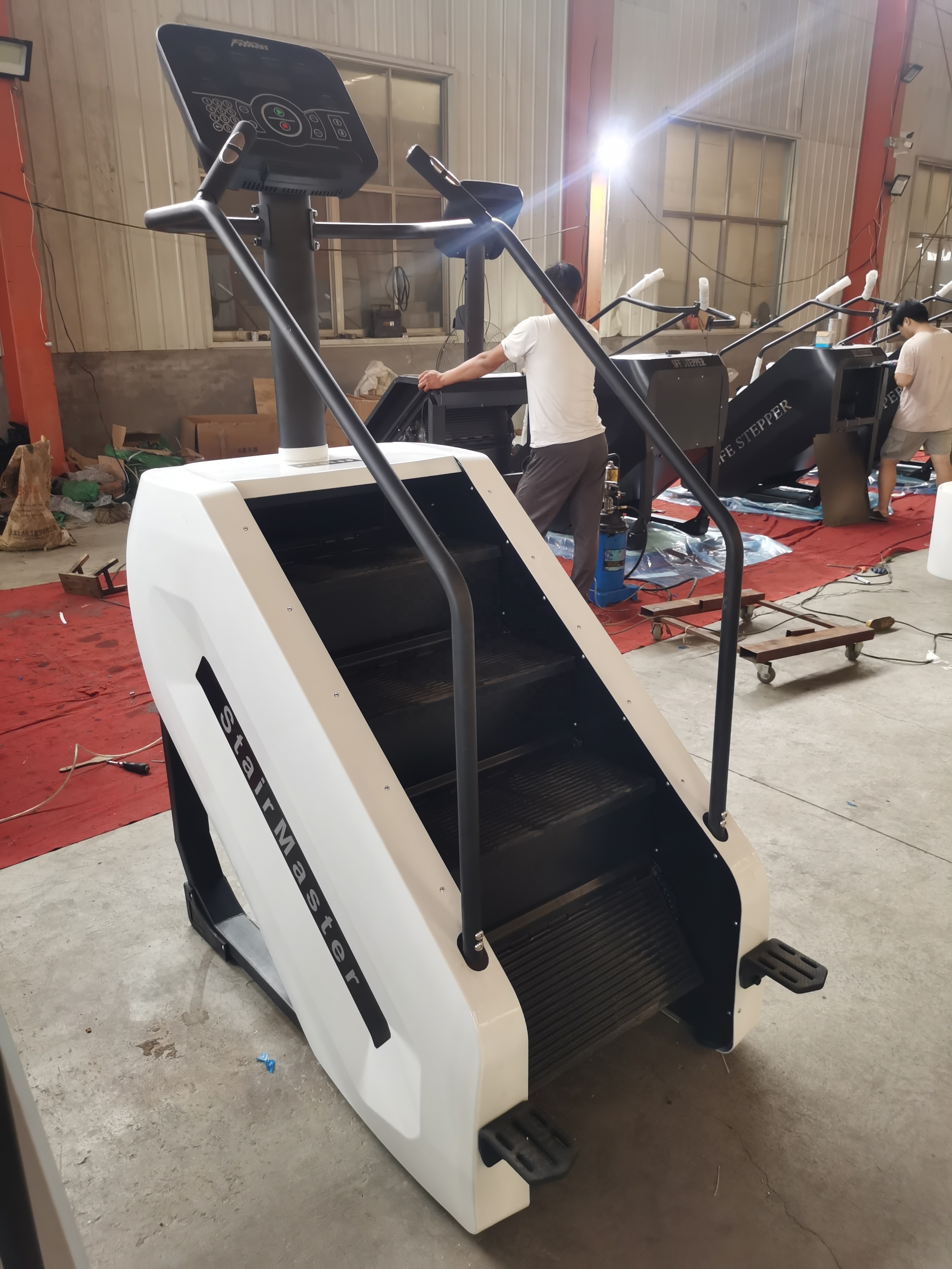 2021 Fitness Equipment Factory Price New Design Gym fitness stair climbing Machine stair master