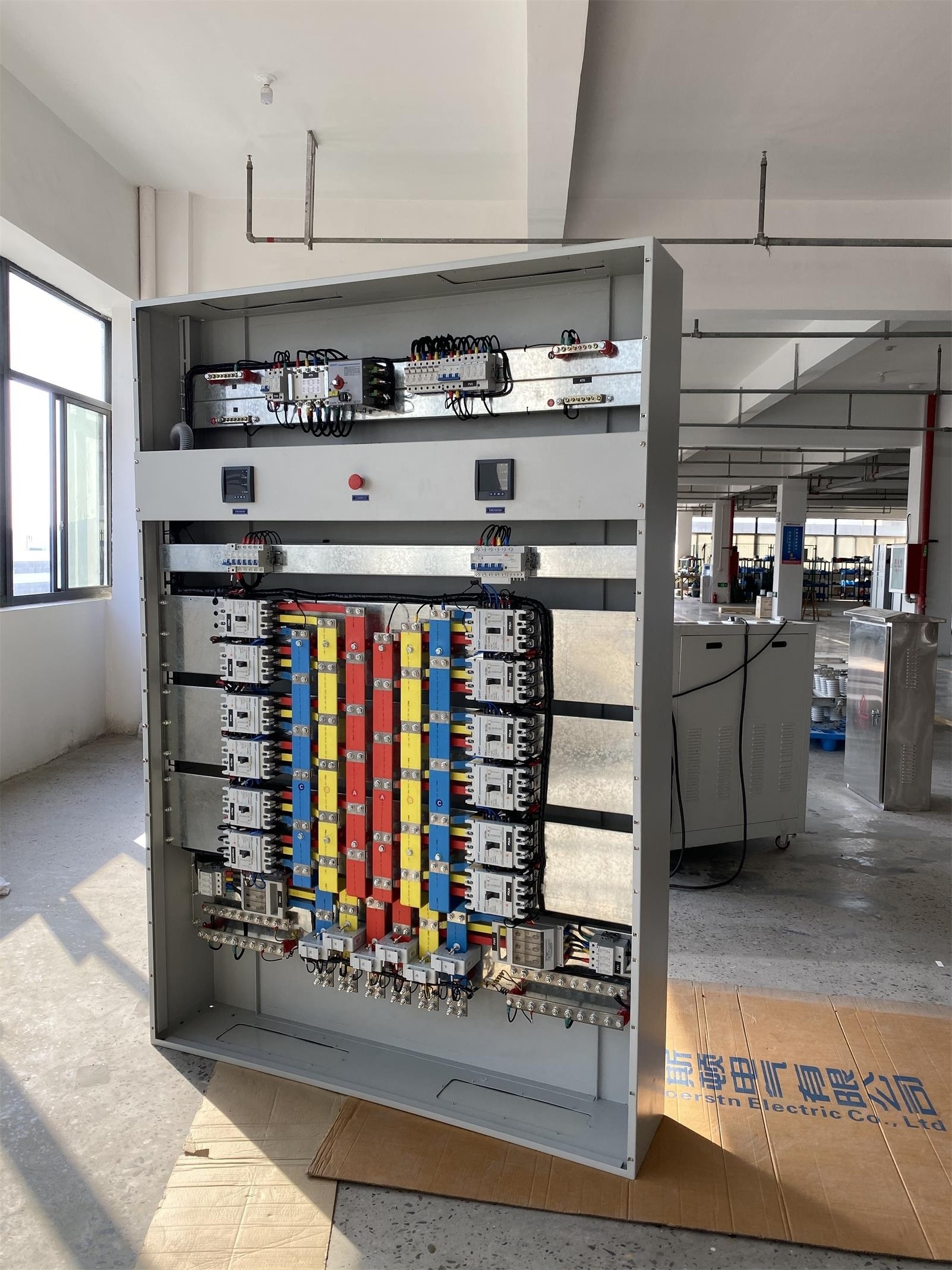 Electrical Main Distribution Board MDB Machine Control Room Applied Power Switchboard Panel Box