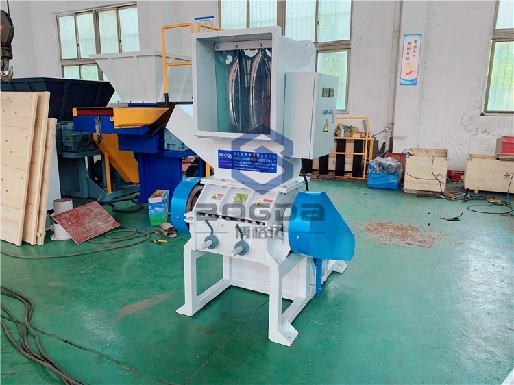 Plastic Recycling Crusher Corrugated Cardboard Packaging Box Crushing Machine