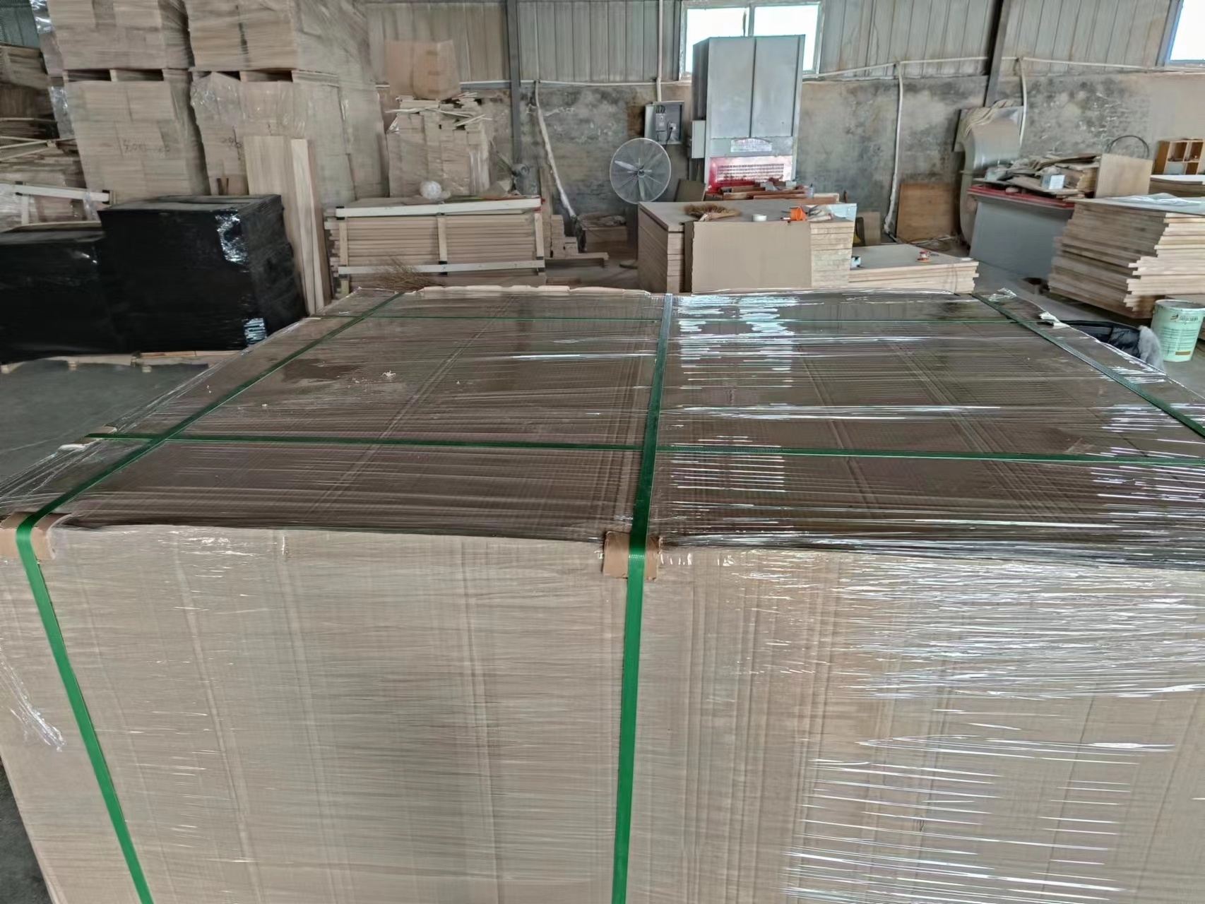 Bohao High Quality and AB/AA Grade Red Oak Timber Board Factory Sale with Customizable Thickness (1220x2440x15/20/30mm)