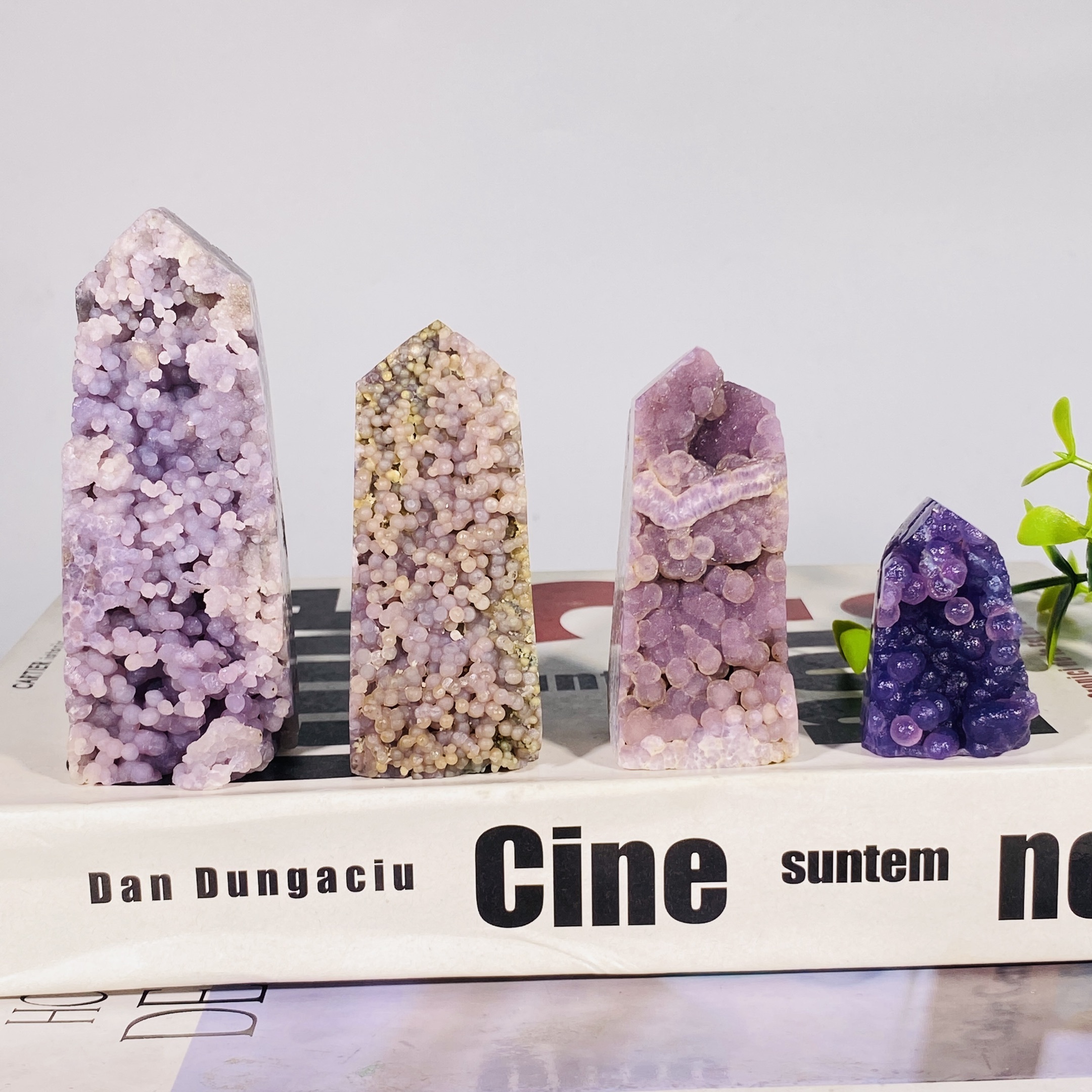 New Arrival High Quality Natural Crystal Purple Grape Agate Stone Tower Green Grape Agate Point For Sale