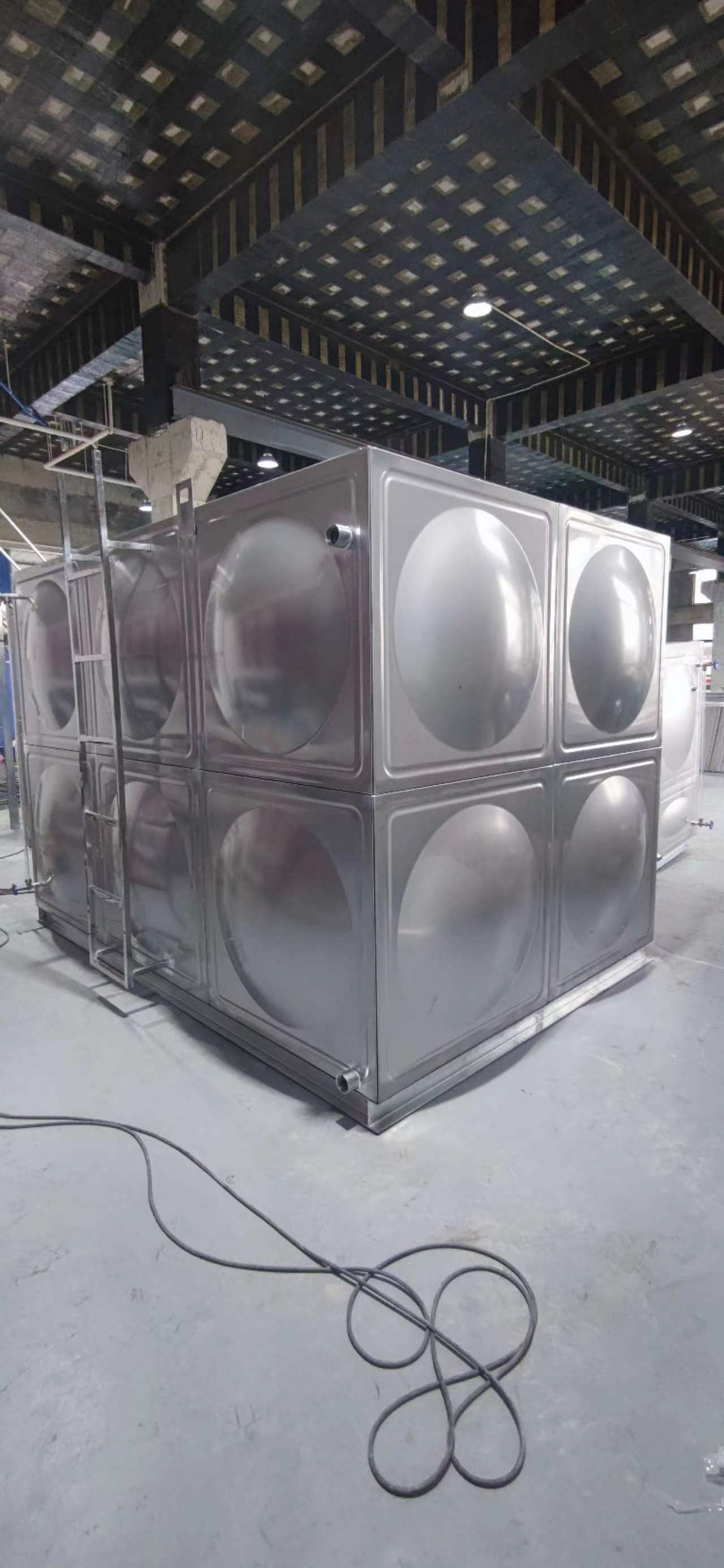 Customized big size stainless steel 10000 liter water tank  sectional water tank water storage tank