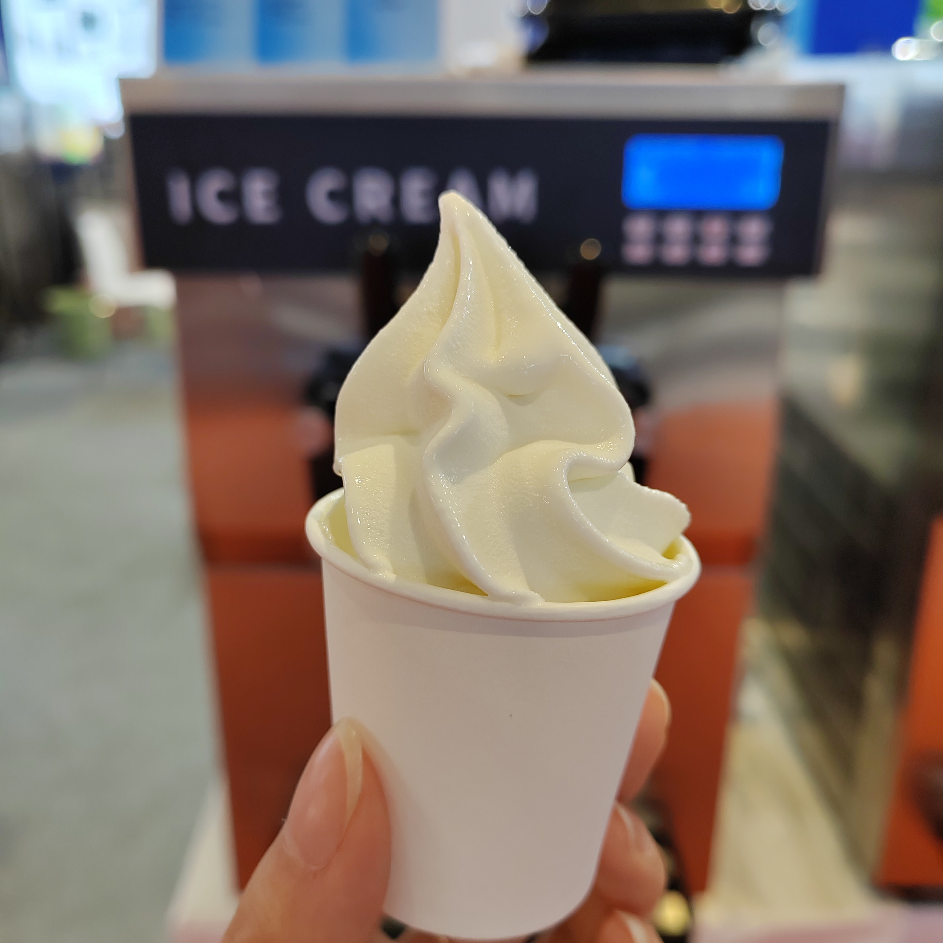 Stock In America Soft Ice Cream Making Machine Soft Serve Machines For Small Business Mixue Ice Cream Machine