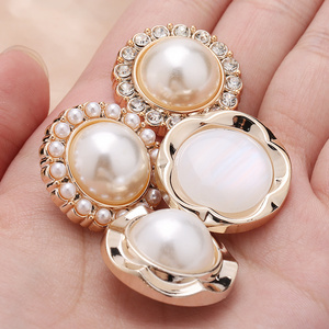 Hot sales fancy vintage buttons with rhinestone and pearl embellishments accessories for clothes