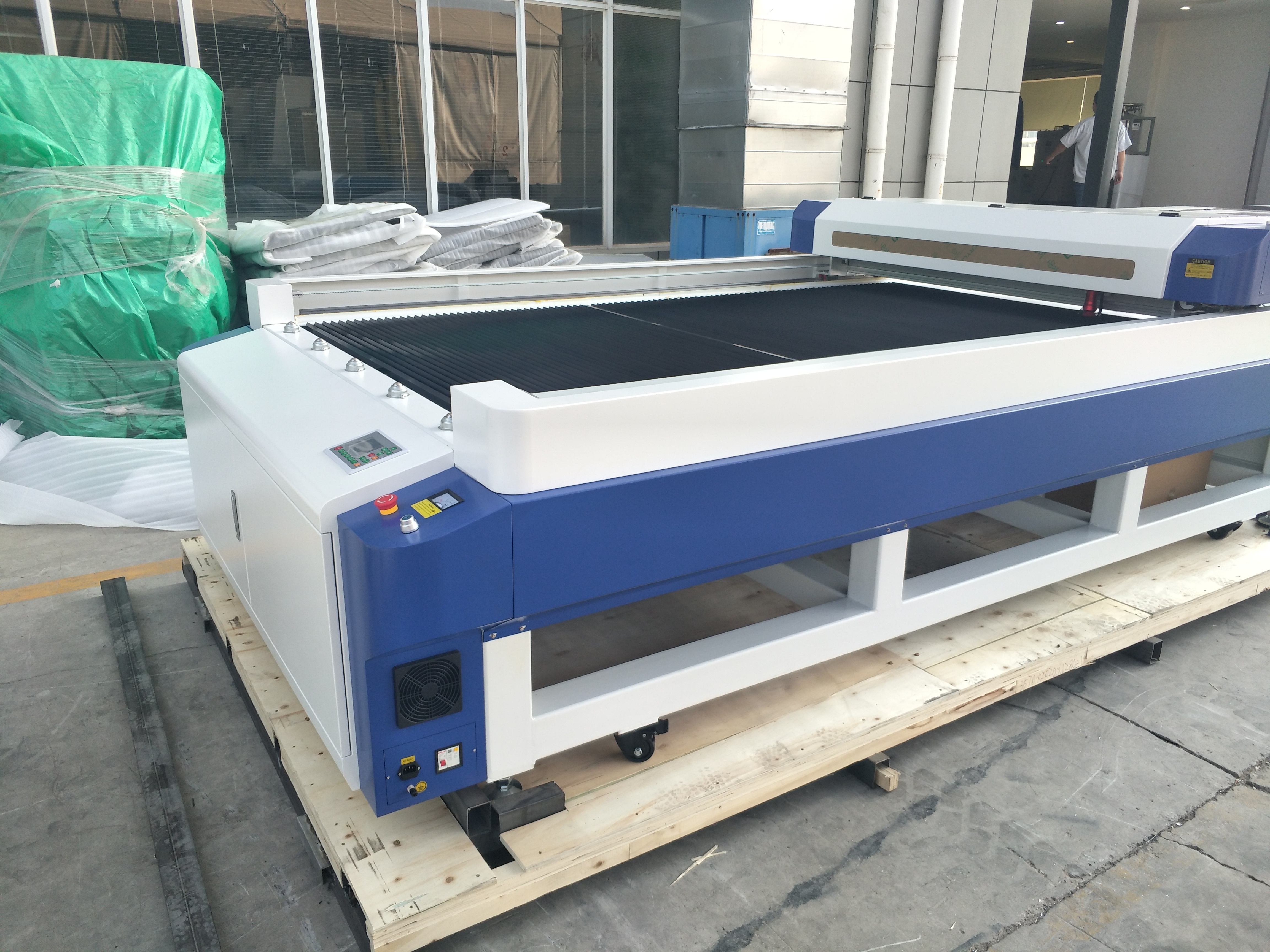 GWEIKE  paper sheet   laser cutting machine  for MDF plastic paper carton box LC1325D