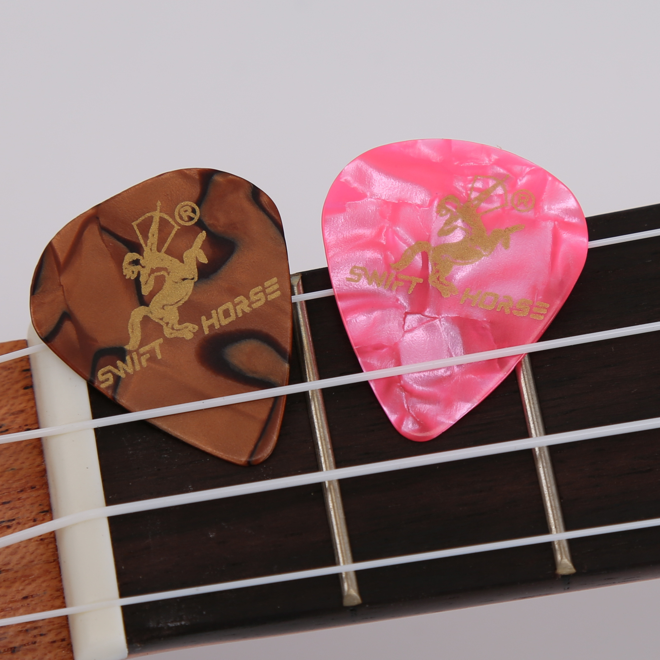 On line Top seller Celluloid Guitar Picks Cheap price Heart-Shaped Picks Custom Size ABS Picks for Electric Acoustic Guitar