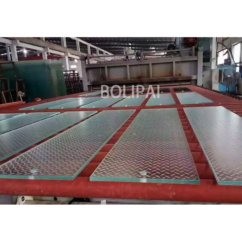 Custom suppliers Safety sandblasted frosted laminated tempered non-slip glass panel