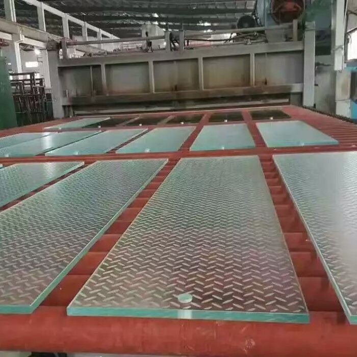 Custom suppliers Safety sandblasted frosted laminated tempered non-slip glass panel