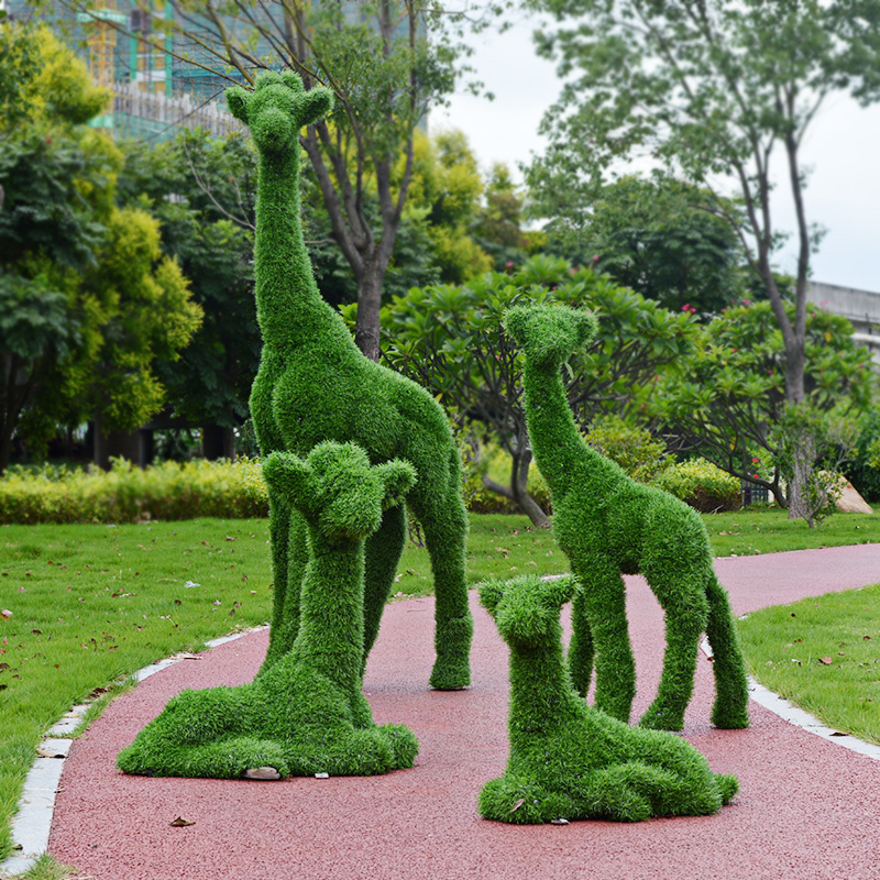 Garden Landscape Turf Giraffe Ornament Resin Fiberglass Sculptures Decoration Green Plants Animal Life Size Turf Giraffe Statues