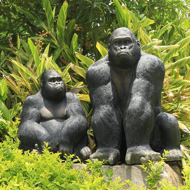 Hot Sale Outdoor Park Garden Decoration Animal Fiberglass Gorilla Sculpture Life Size Fiberglass Sculpture Gorilla Statue