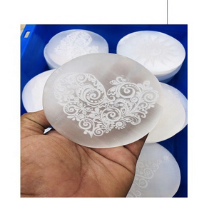 Selenite Charging Plate Image Bombay Crystals Table Decoration with Heart Shape Engraved Selenite Crystal Feng Shui Crystal