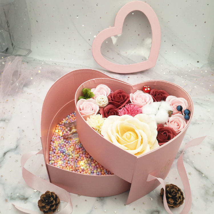 Wholesale Pink Revolving Roses Flower Box 2 Layers Heart Shaped Flower Box With Lids And Window Heart Box For Flowers Bouquet