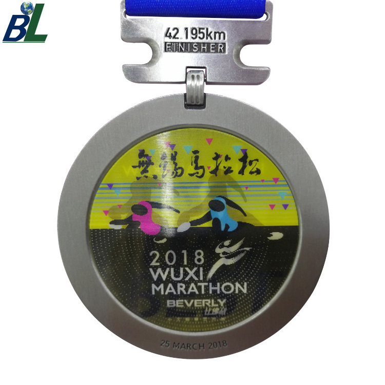 China Custom Logo Metal Craft Bronze Marathon Sports Medal with Ribbon