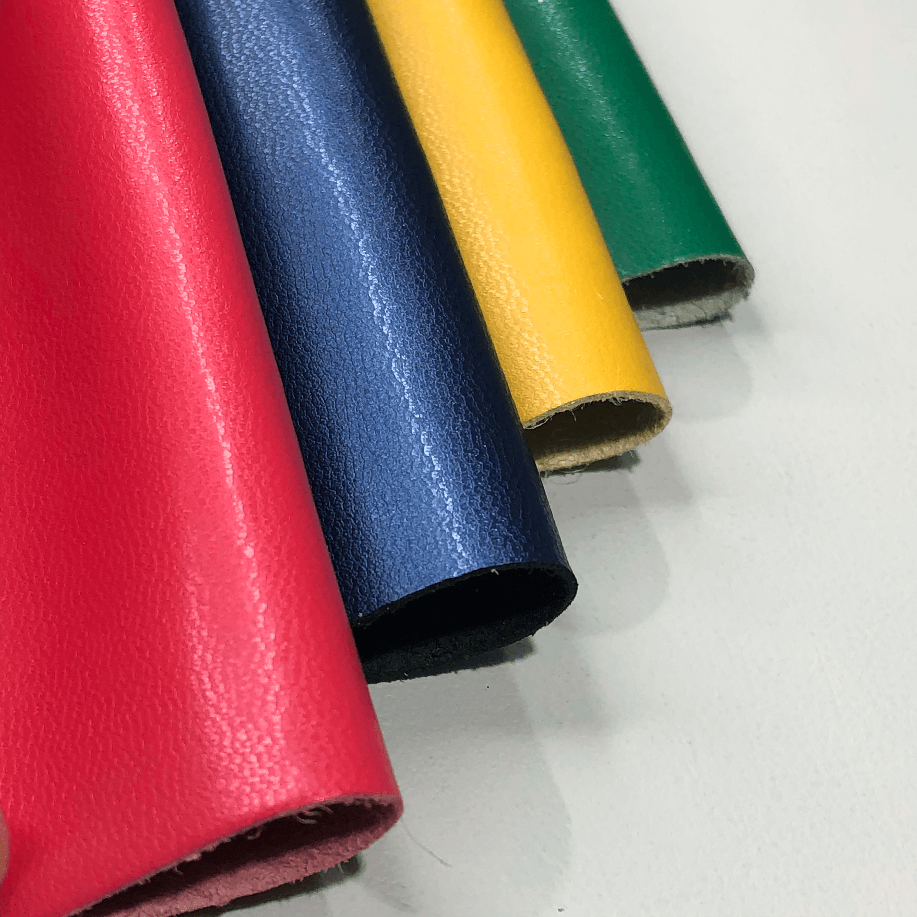 0.6mm Sheep grain microfiber leather synthetic leather rolls for Automotive interior car Sofa Bag Leather goods Ornaments