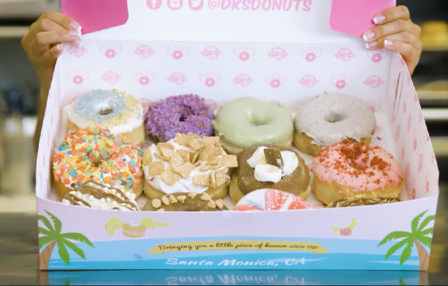 ECO Friendly Custom printed Donut Dessert Puff Packaging Box Bakery Sushi Cake mochi Paper Packaging box With Window