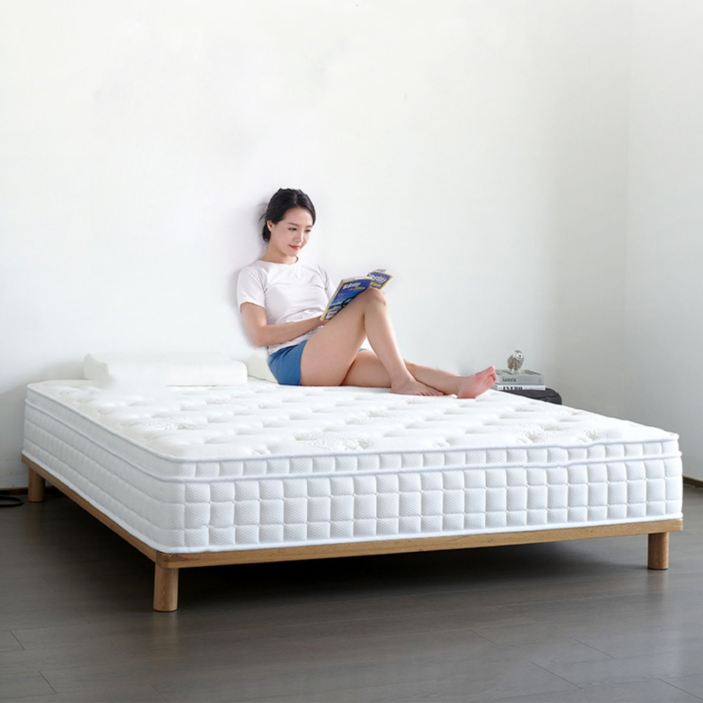 China Factory Wholesale Spring Mattress Gel Memory Foam 5 Star Luxury Hotel Spring Mattress King Size Bed Mattress