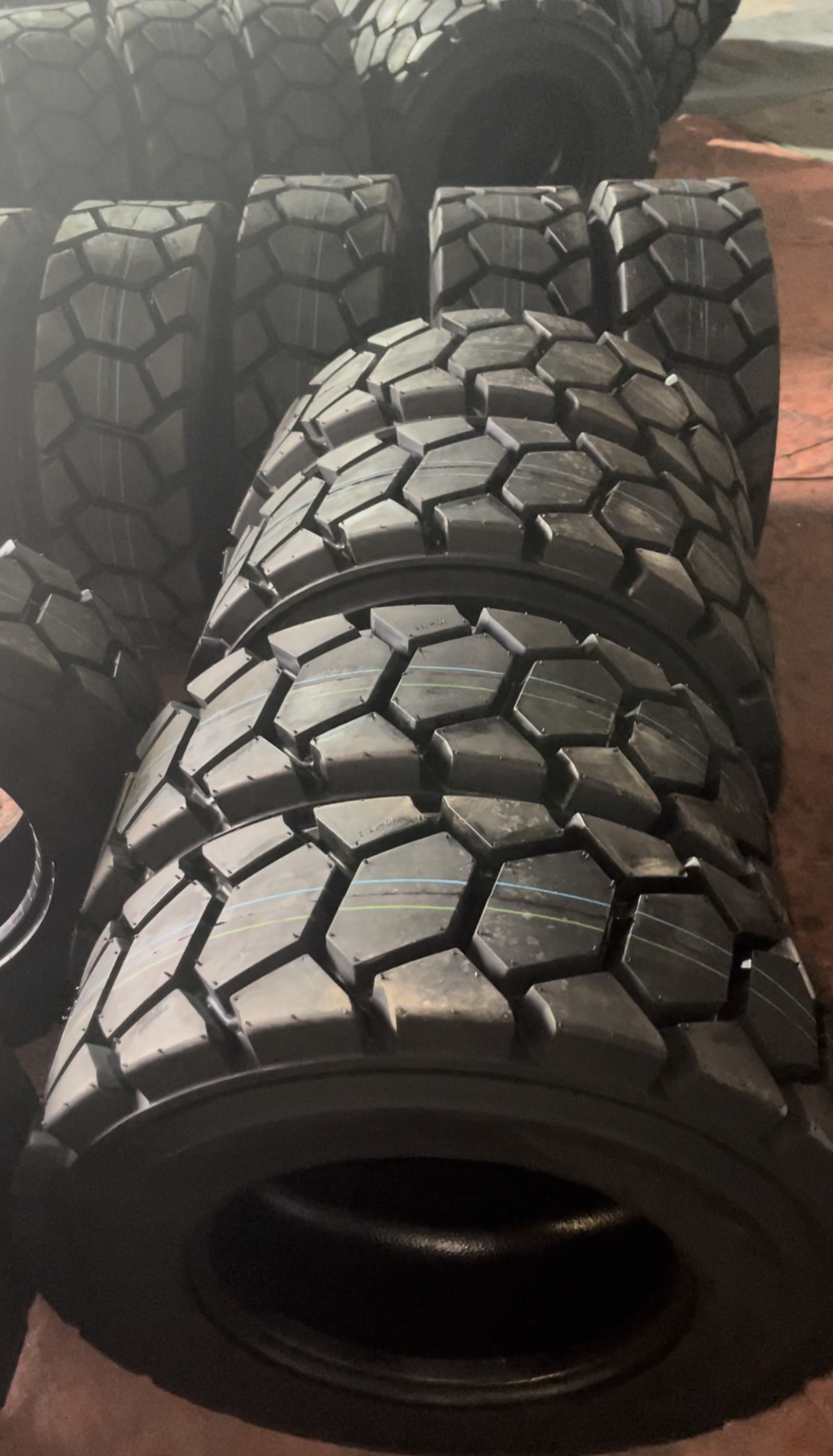 Tough Terrain 10-16.5 10 16.5 Bobcat tires Wheel Skid Steer Loader Tire For Compact Bobcat Loader