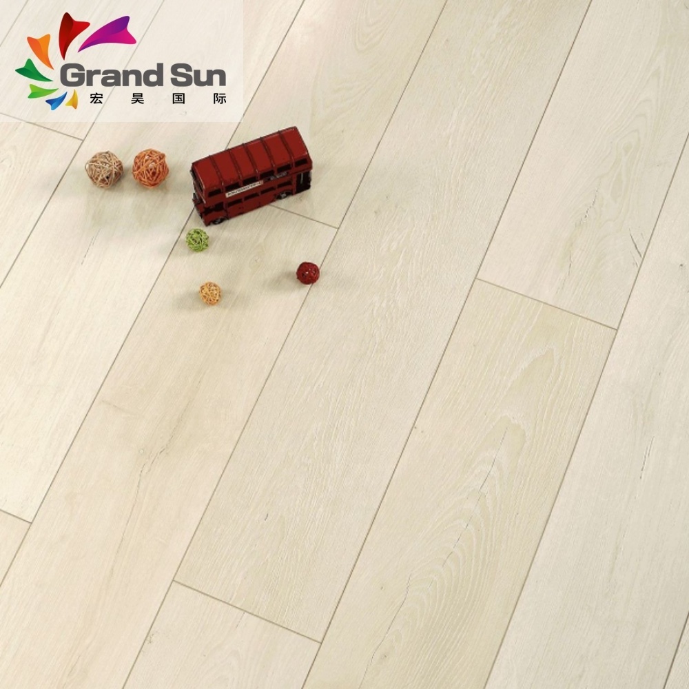 wood 12mm oak laminated flooring non slip mdf hdf floor economic cheap floor from China