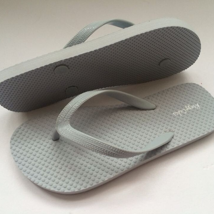 recycled rubber flip flops