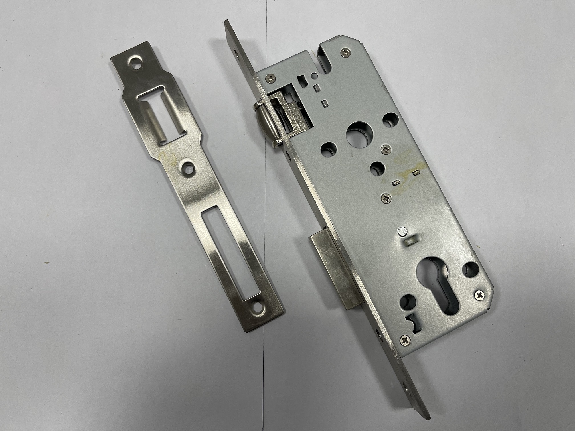 High quality Stainless steel 85mm*40mm mortise lock with roller