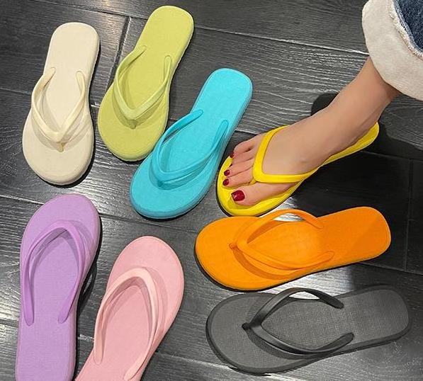 Custom logo Factory cheap ladies bathroom home slippers beach flat sandals slippers women flip flops