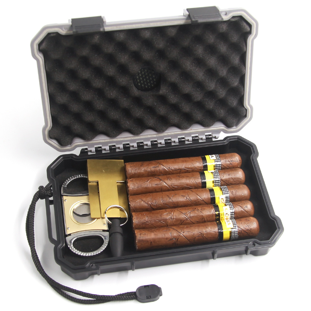 American Style Portable Travel Cigar Humidor Box Waterproof Crushproof Holding 5 Cigar with Custom Logo Made Durable Plastic