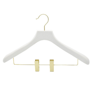 Golden Hook Anti Slip Clip Curved Hangers White Wooden Coat Hanger Thick Heavy Duty Wide Shoulder Wooden Hangers