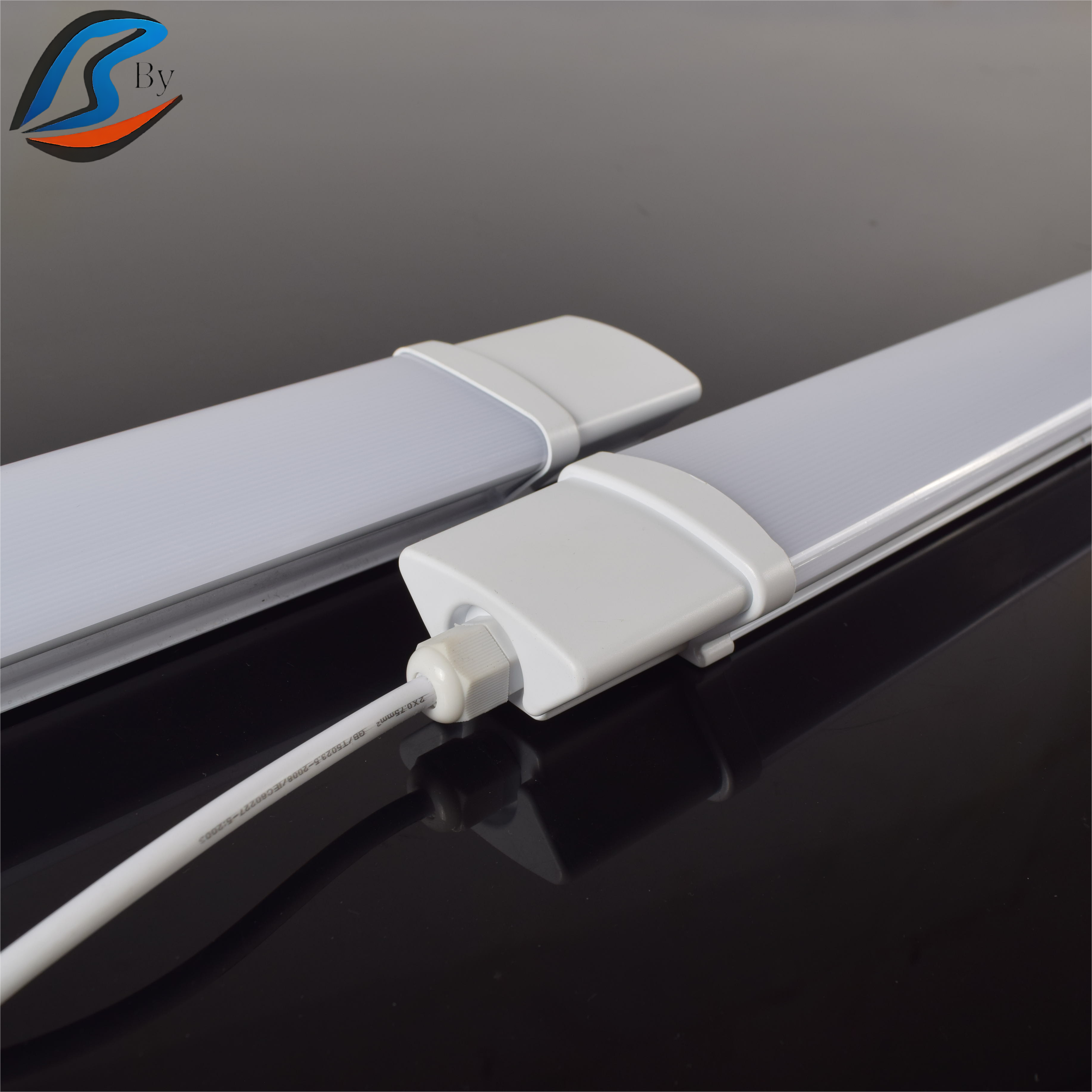 Outdoor indoor Cold Storage Clear Cover IP65 Waterproof Fluorescent Lighting fixture  Tri-proof LED Tube Lamp