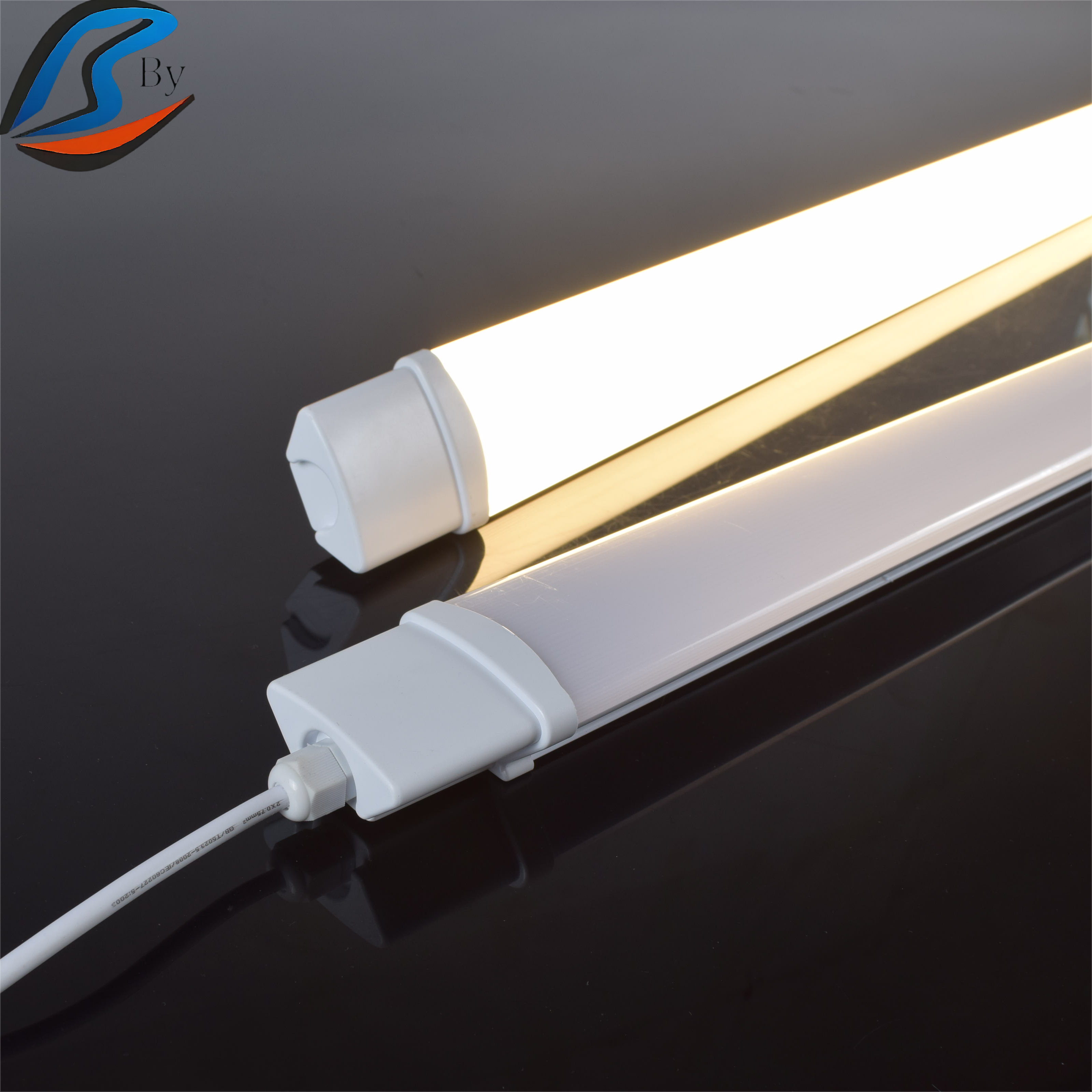 Outdoor indoor Cold Storage Clear Cover IP65 Waterproof Fluorescent Lighting fixture  Tri-proof LED Tube Lamp