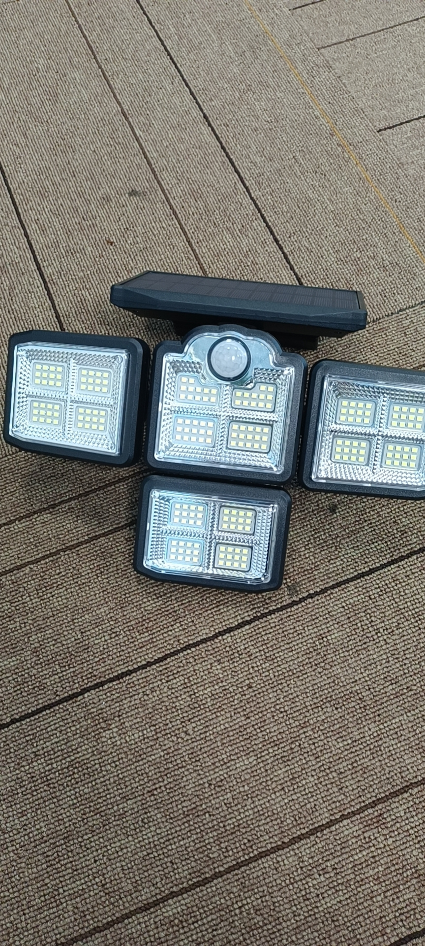 Detachable solar panels 4 heads solar garden wall light  waterproof garden lamp sensor led solar wall light with remote sensor