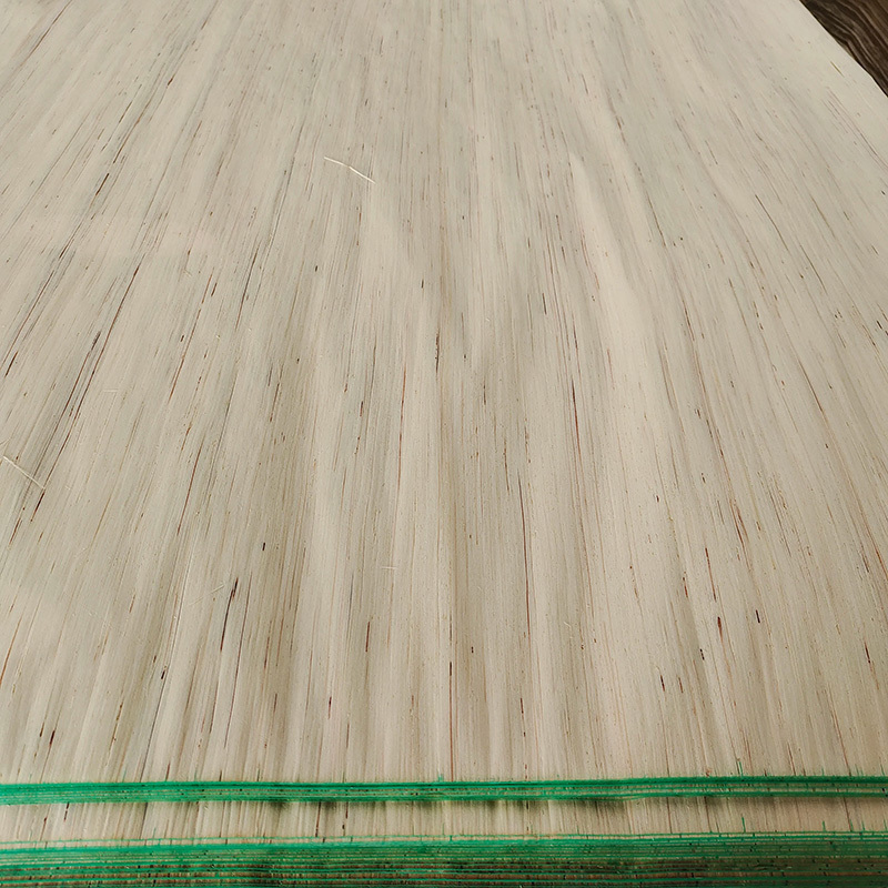 Best Price  Artificial 0.4MM 0.5MM Red Keruing Engineered Wood Veneer 640mm * 2500mm Size For Plywood